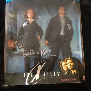 X-FILES Barbie and Ken